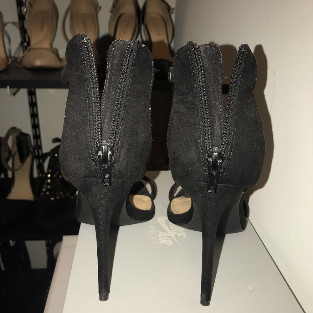 Heels - Picture 2 of 4